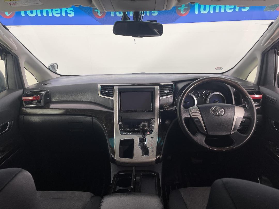 Photo '17' of Toyota Vellfire