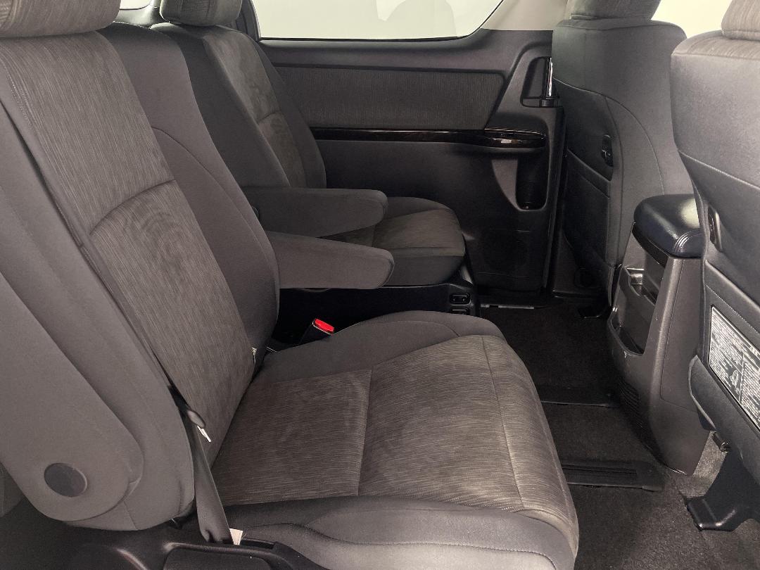 Photo '19' of Toyota Vellfire