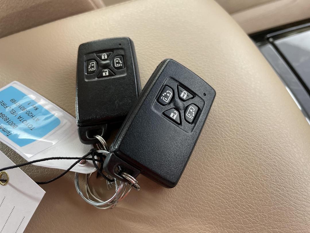 Photo '22' of Toyota Vellfire