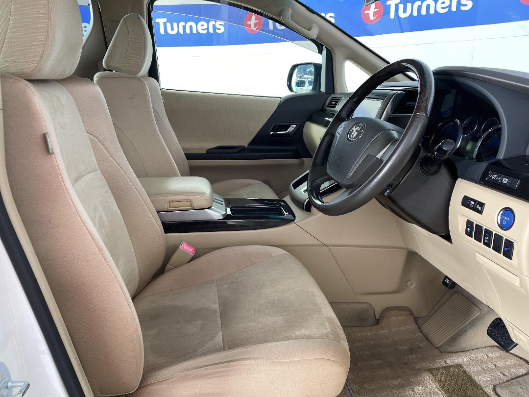 Photo '16' of Toyota Vellfire