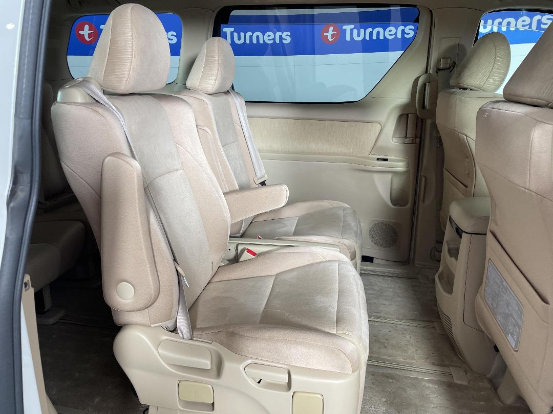 Photo '20' of Toyota Vellfire