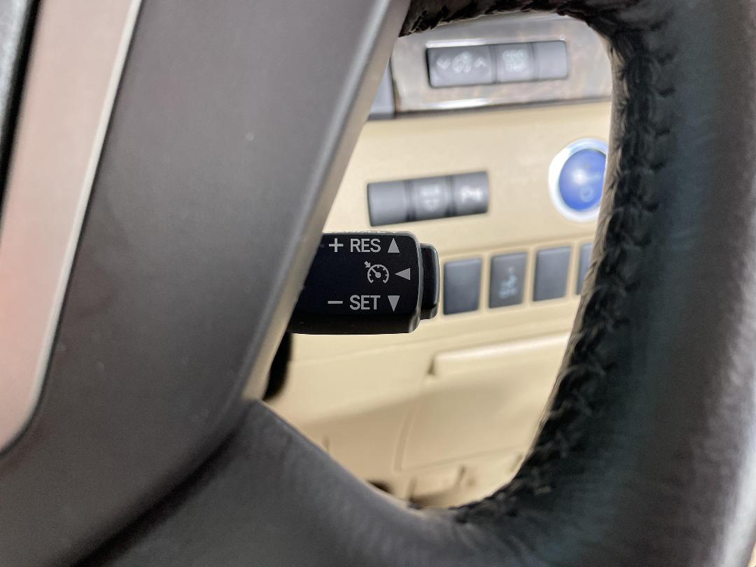 Photo '28' of Toyota Vellfire