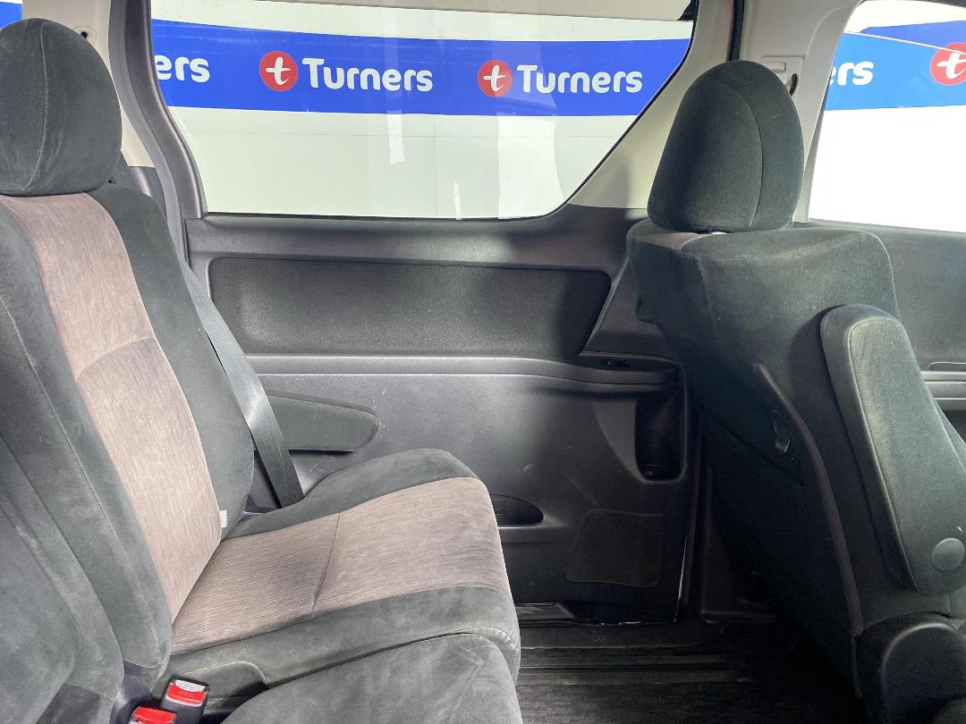 Photo '19' of Toyota Vellfire Photo '19' of Toyota Vellfire