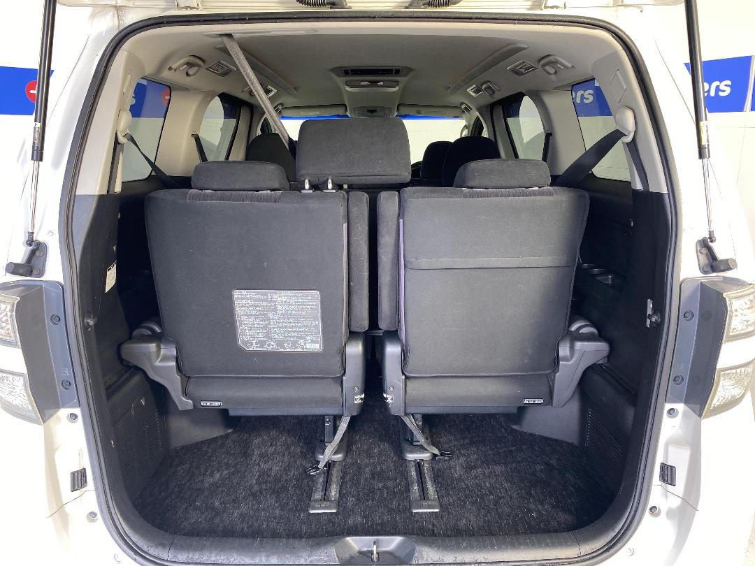 Photo '14' of Toyota Vellfire Photo '14' of Toyota Vellfire