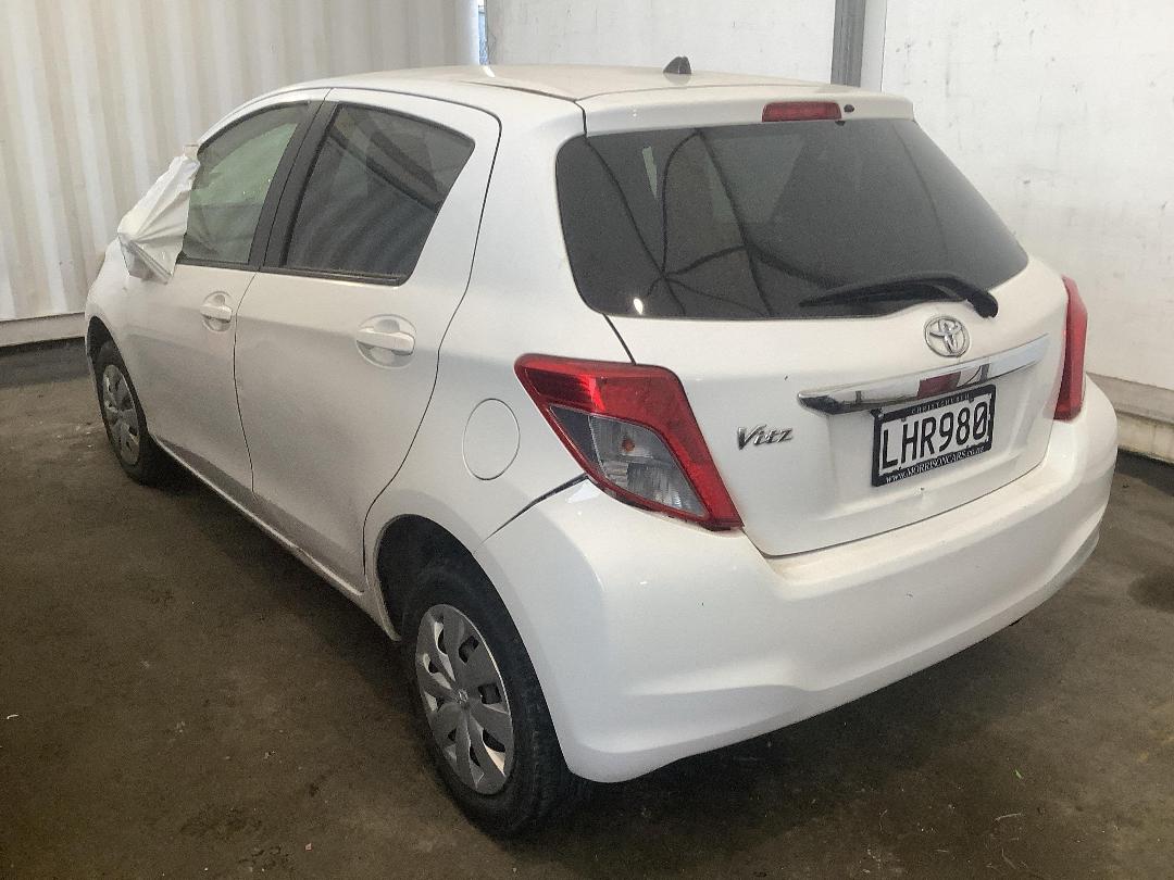 Photo '6' of Toyota Vitz Photo '6' of Toyota Vitz