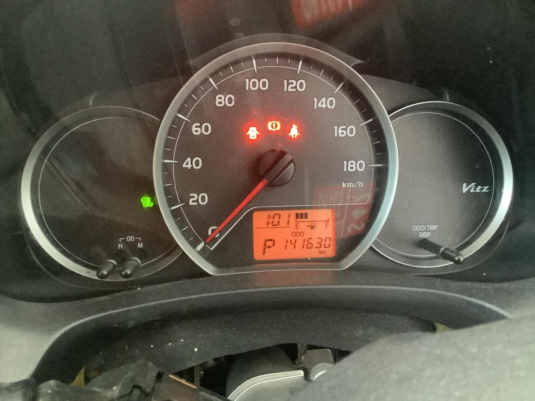 Photo '16' of Toyota Vitz Photo '16' of Toyota Vitz