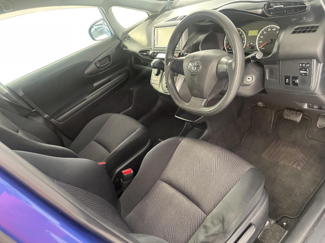 Photo '16' of Toyota Wish Photo '16' of Toyota Wish