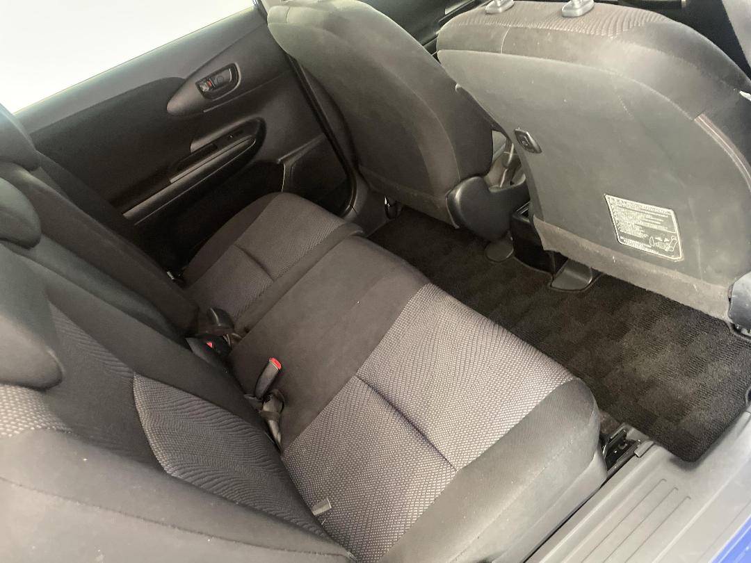 Photo '20' of Toyota Wish Photo '20' of Toyota Wish