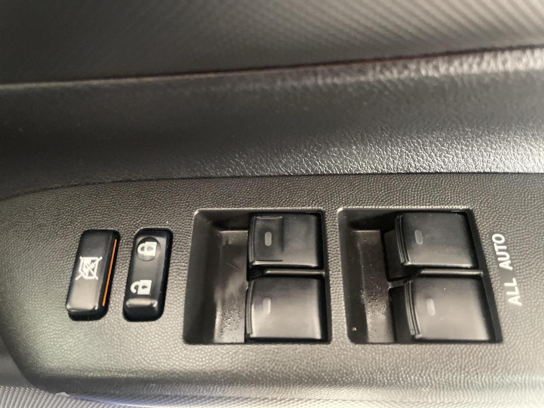 Photo '23' of Toyota Wish Photo '23' of Toyota Wish