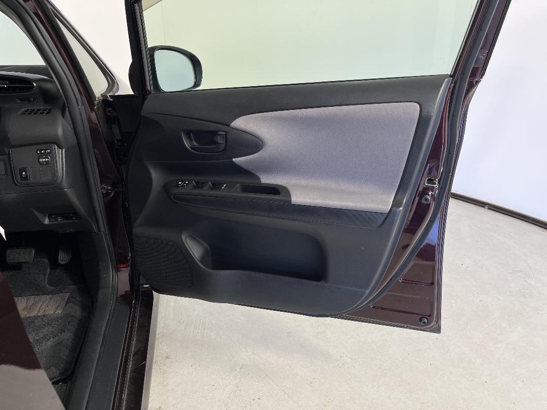 Photo '15' of Toyota Wish