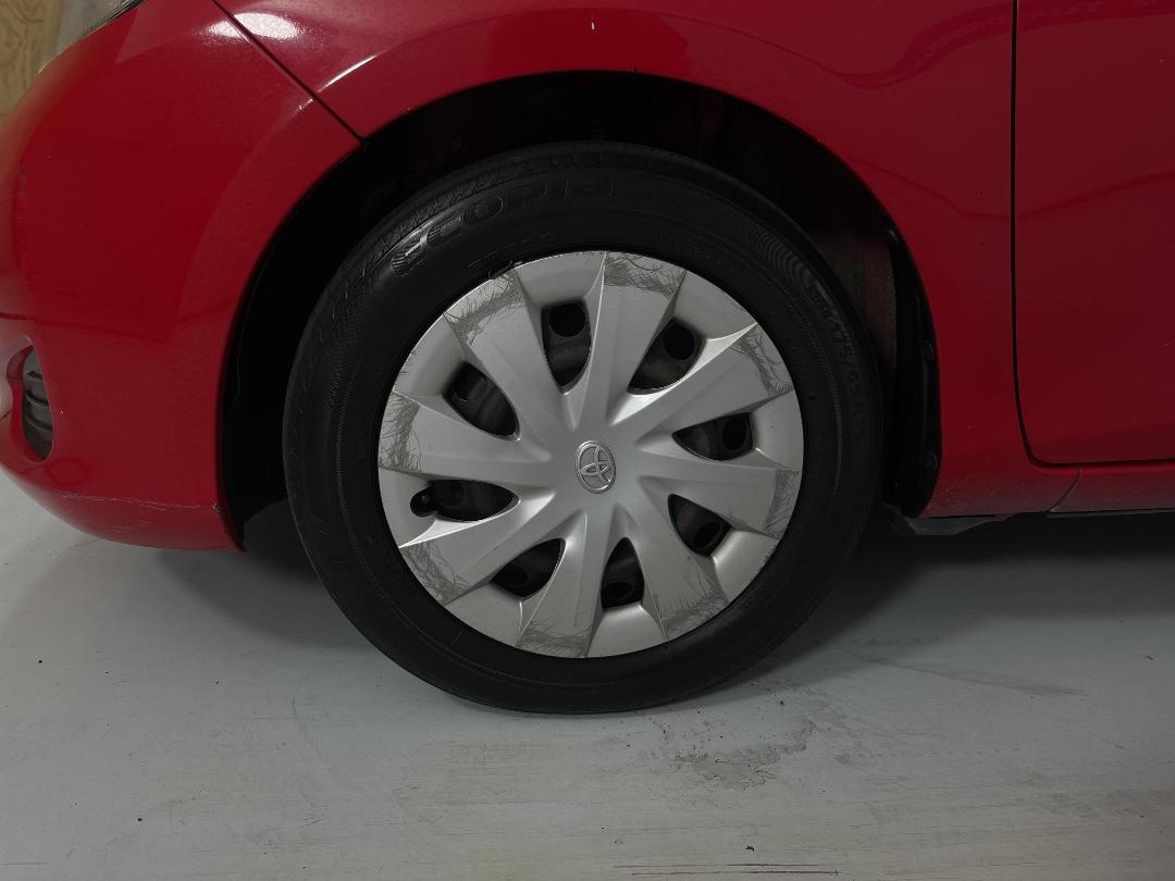 Photo '10' of Toyota Yaris