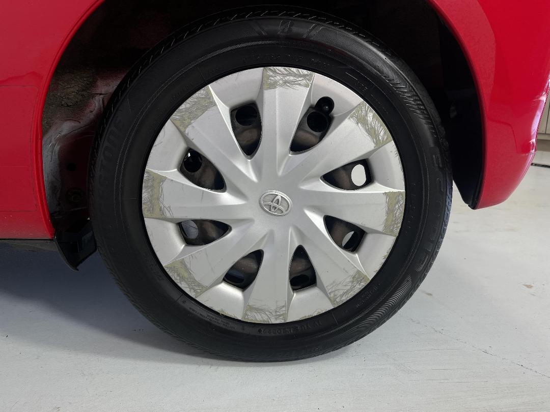 Photo '11' of Toyota Yaris