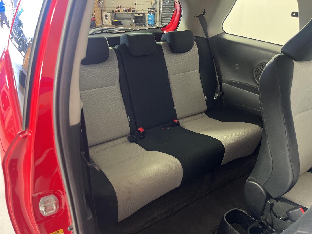 Photo '19' of Toyota Yaris