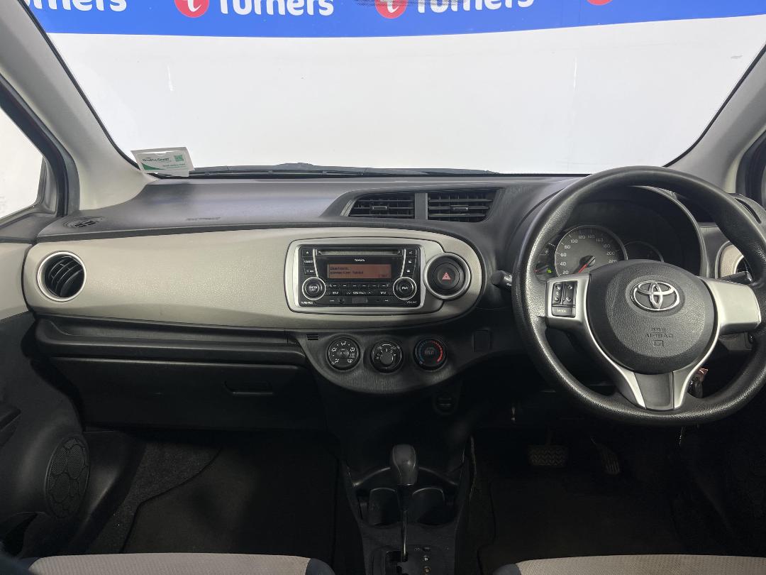 Photo '17' of Toyota Yaris