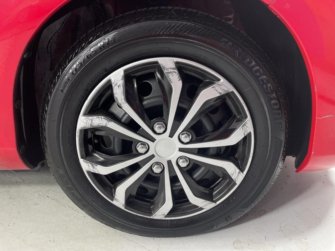 Photo '9' of Toyota Yaris