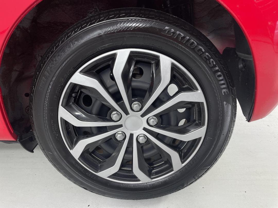 Photo '11' of Toyota Yaris