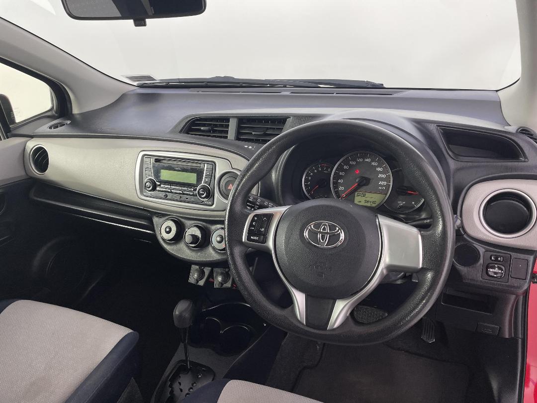Photo '17' of Toyota Yaris