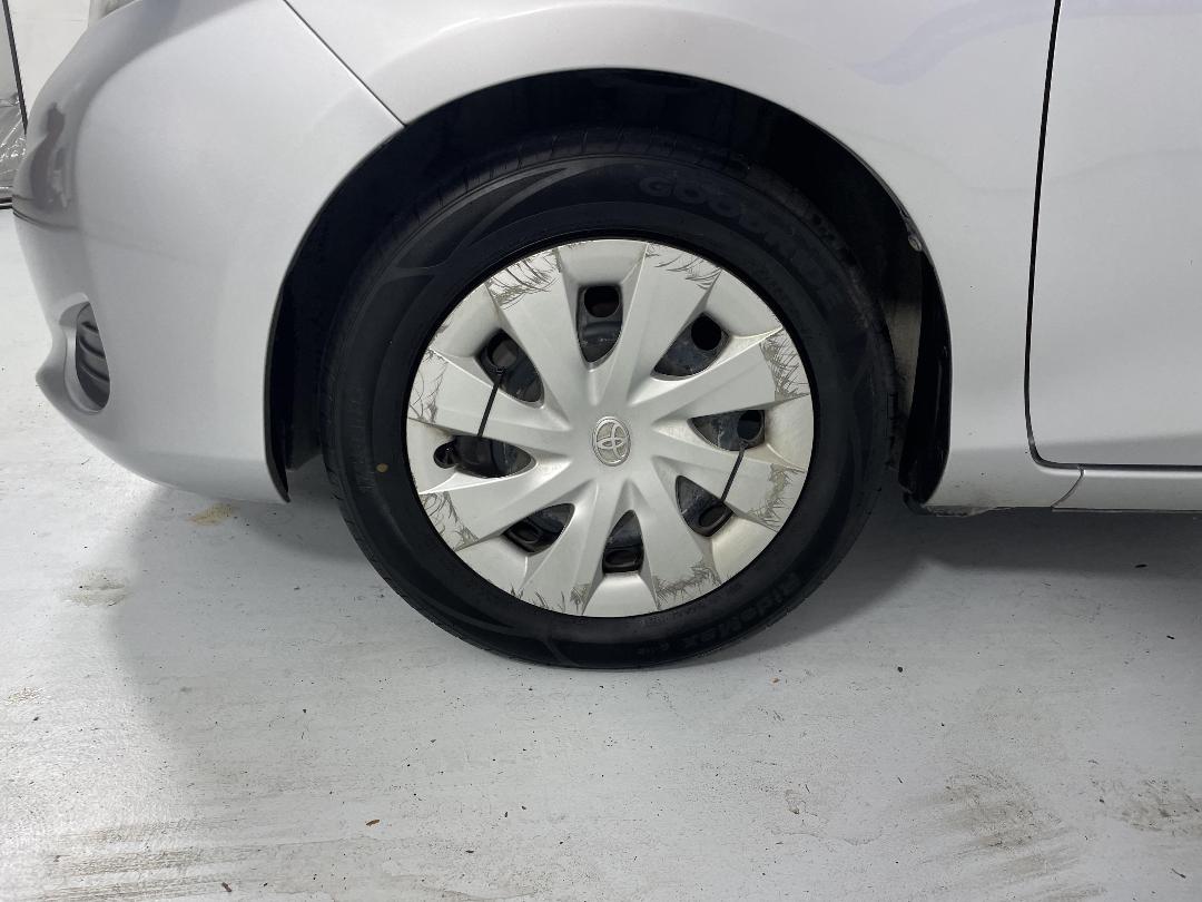 Photo '10' of Toyota Yaris