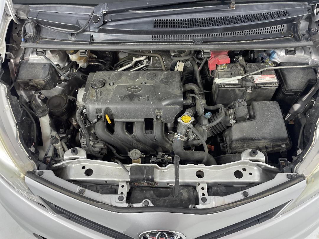 Photo '13' of Toyota Yaris