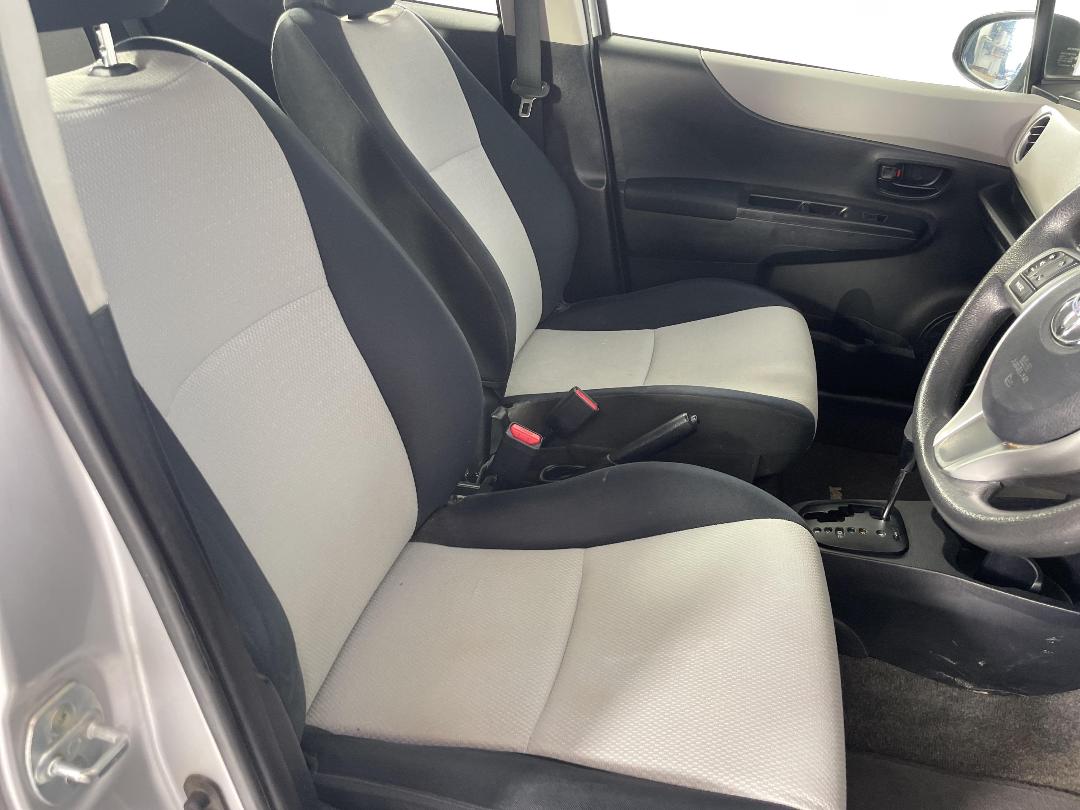 Photo '16' of Toyota Yaris