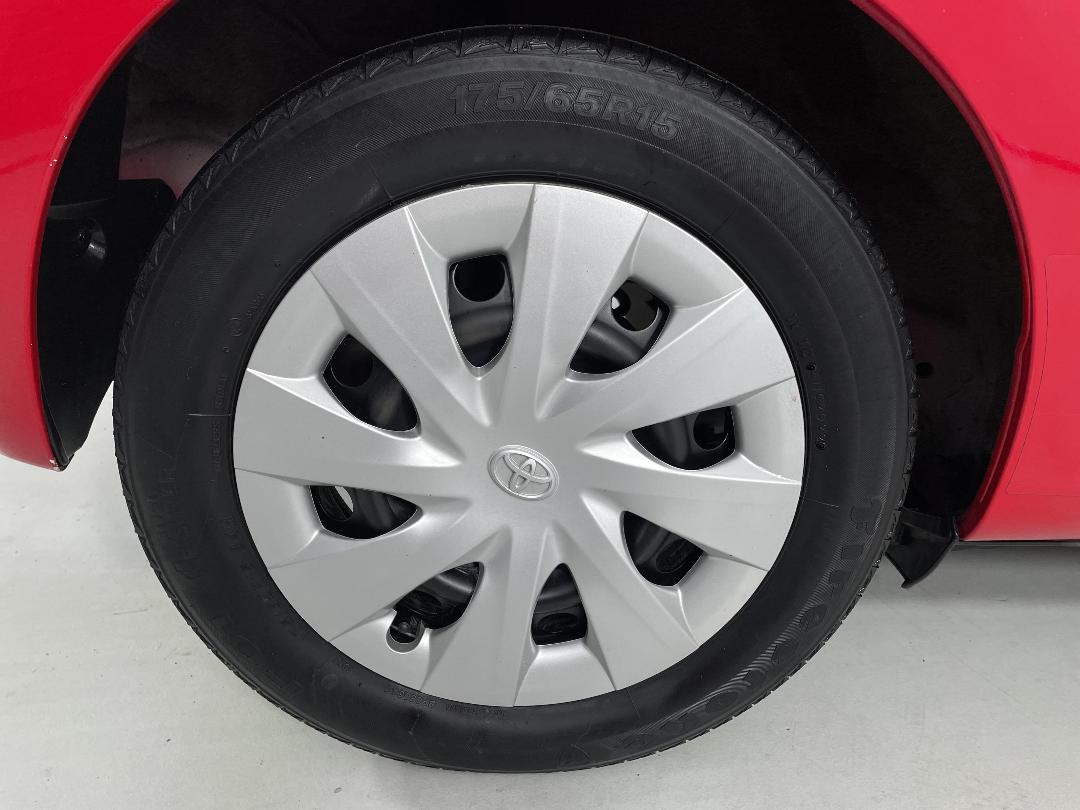 Photo '12' of Toyota Yaris