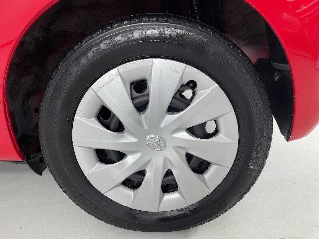 Photo '11' of Toyota Yaris