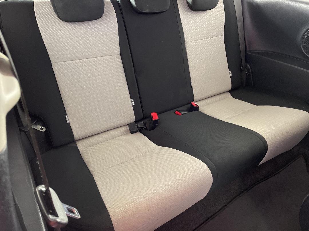 Photo '19' of Toyota Yaris