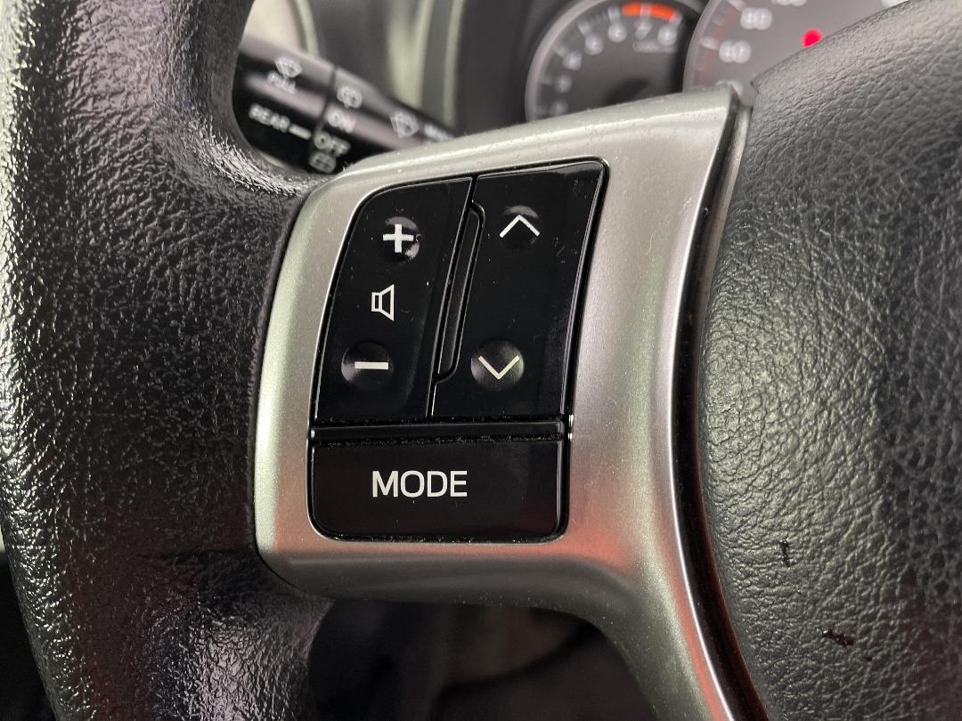 Photo '22' of Toyota Yaris