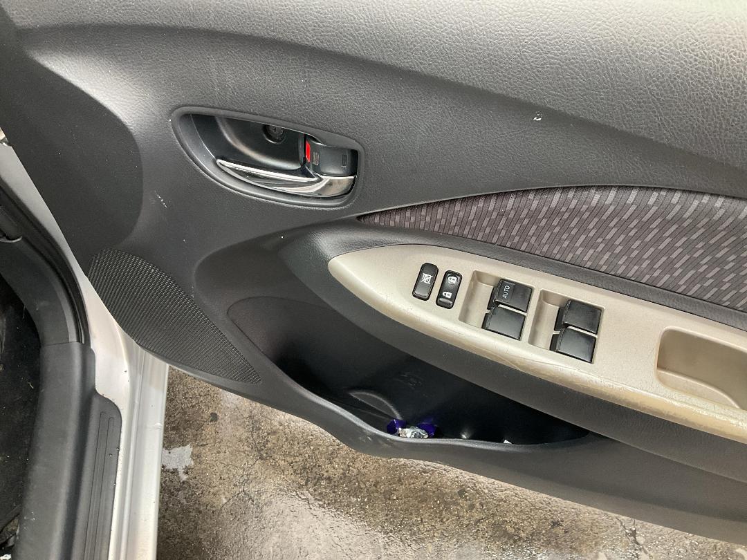 Photo '24' of Toyota Yaris Photo '24' of Toyota Yaris