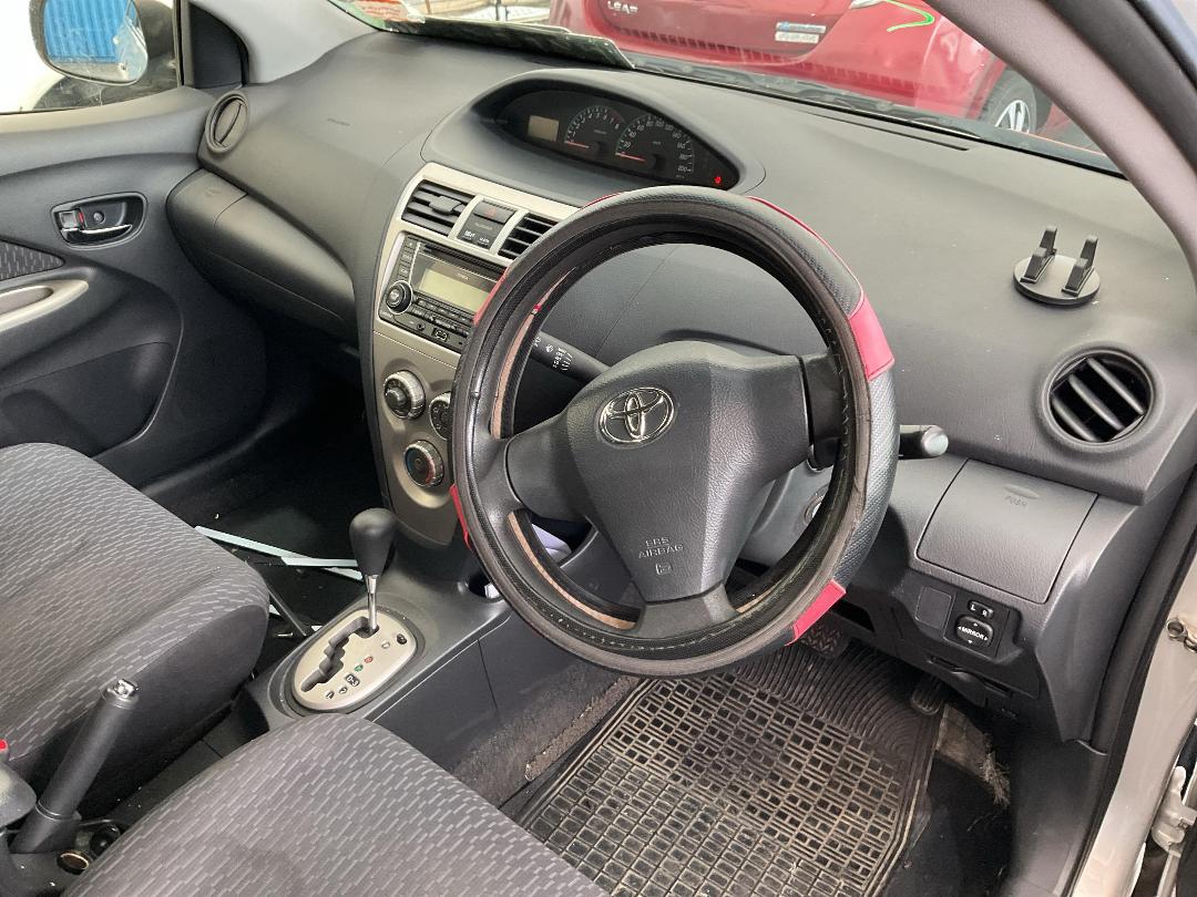 Photo '23' of Toyota Yaris Photo '23' of Toyota Yaris