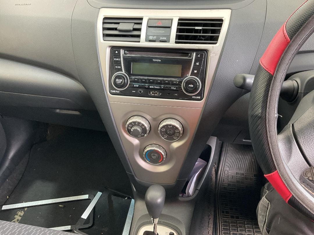 Photo '27' of Toyota Yaris Photo '27' of Toyota Yaris