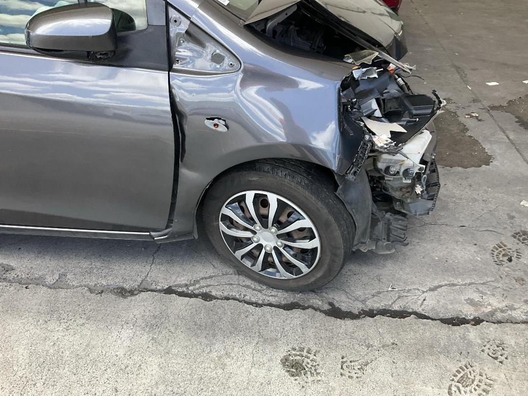 Photo '2' of Toyota Yaris YR