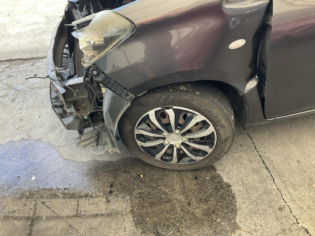 Photo '6' of Toyota Yaris YR