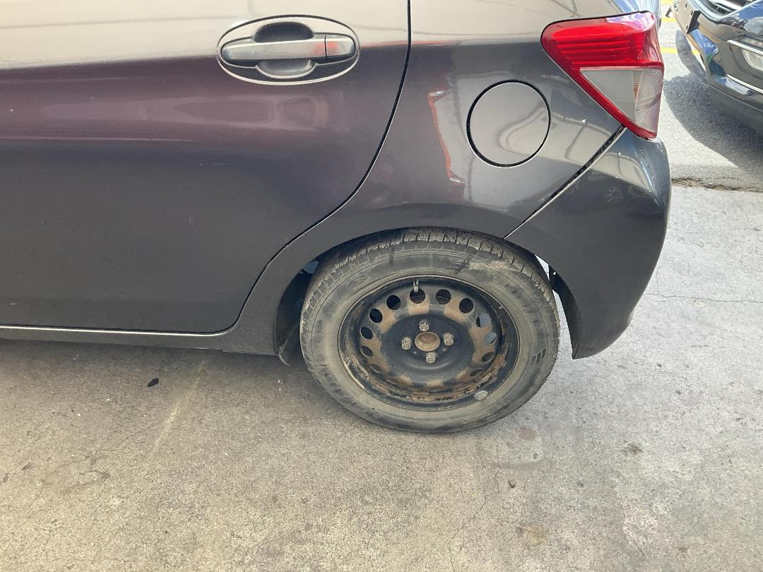 Photo '8' of Toyota Yaris YR