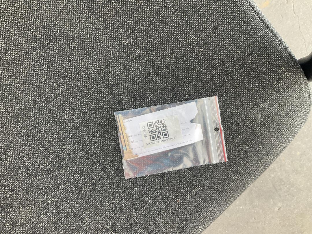 Photo '15' of Toyota Yaris YR