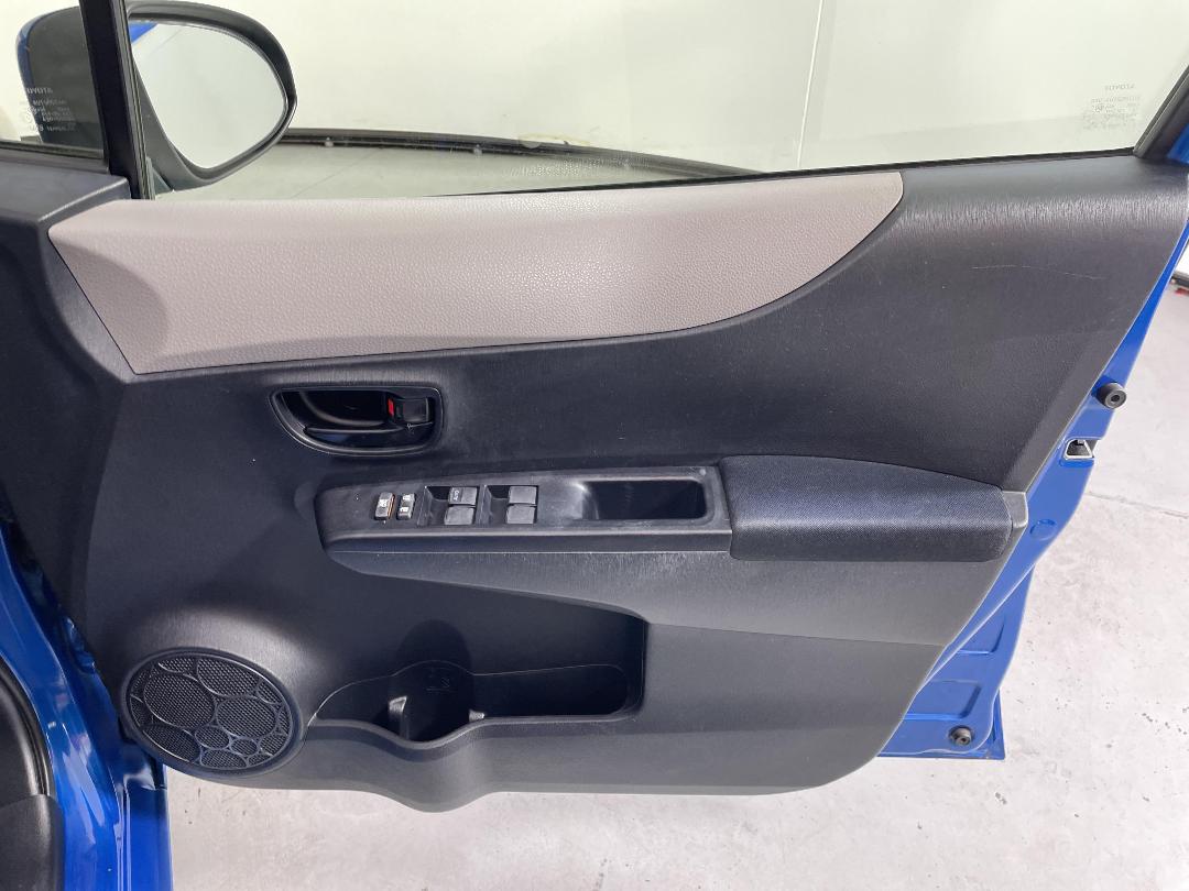 Photo '15' of Toyota Yaris Photo '15' of Toyota Yaris