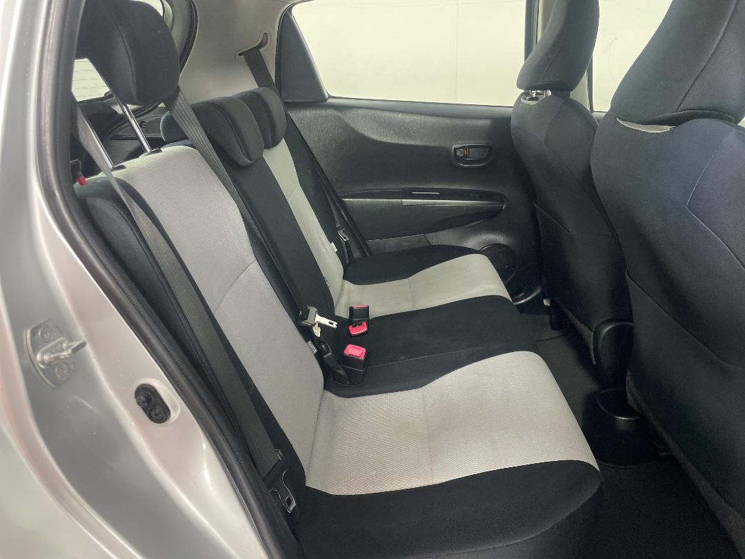 Photo '20' of Toyota Yaris