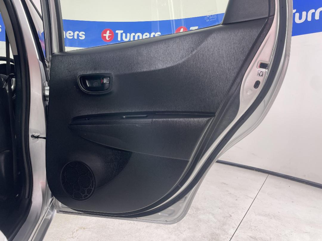 Photo '19' of Toyota Yaris