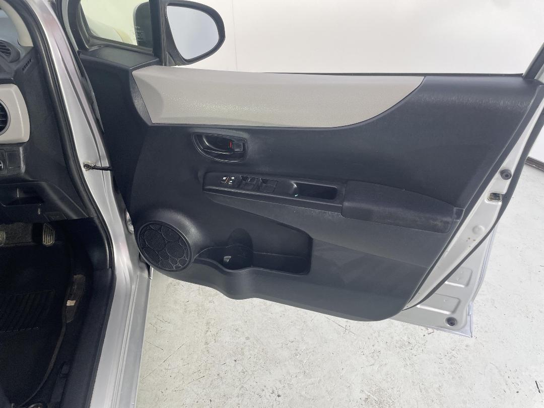 Photo '15' of Toyota Yaris Photo '15' of Toyota Yaris