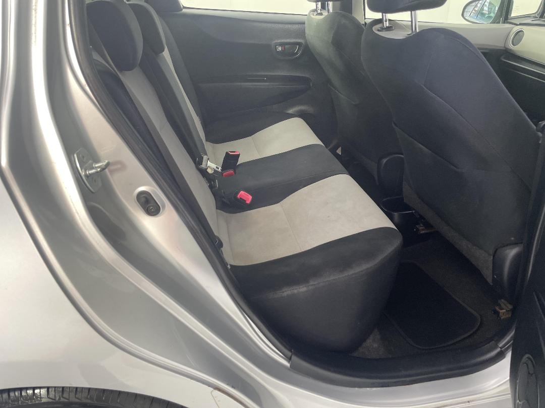 Photo '20' of Toyota Yaris Photo '20' of Toyota Yaris