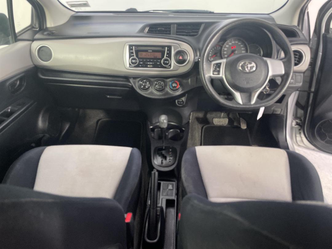 Photo '17' of Toyota Yaris Photo '17' of Toyota Yaris