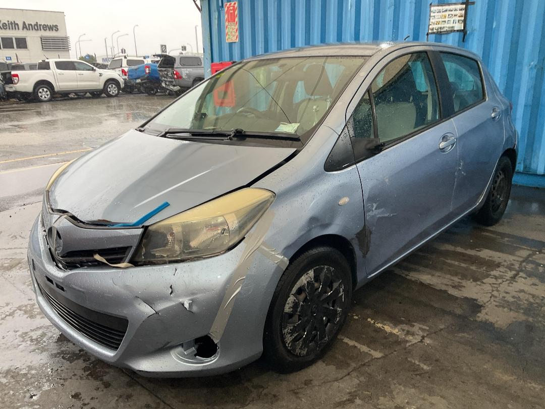 Photo '3' of Toyota Yaris YR