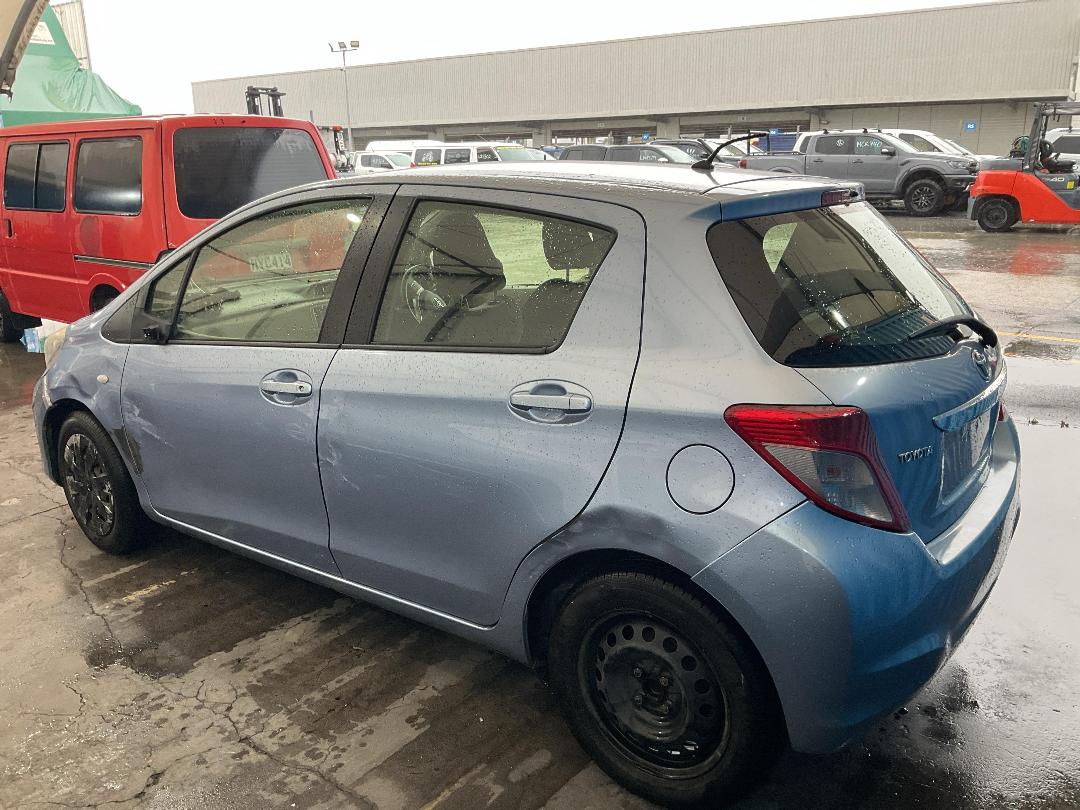 Photo '4' of Toyota Yaris YR