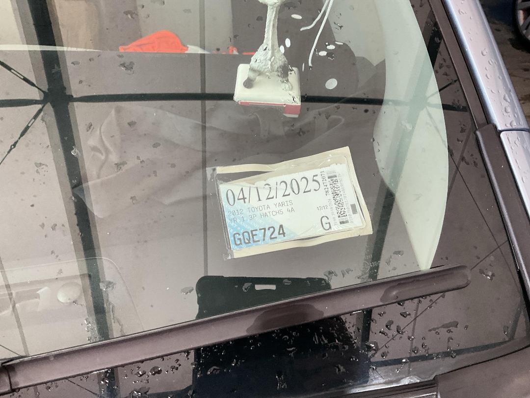 Photo '14' of Toyota Yaris YR