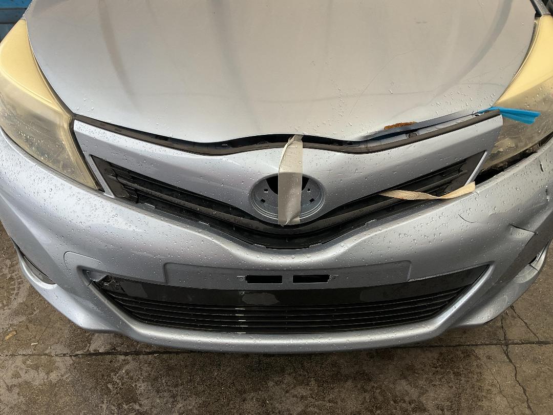 Photo '18' of Toyota Yaris YR