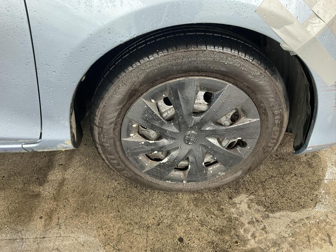 Photo '29' of Toyota Yaris YR