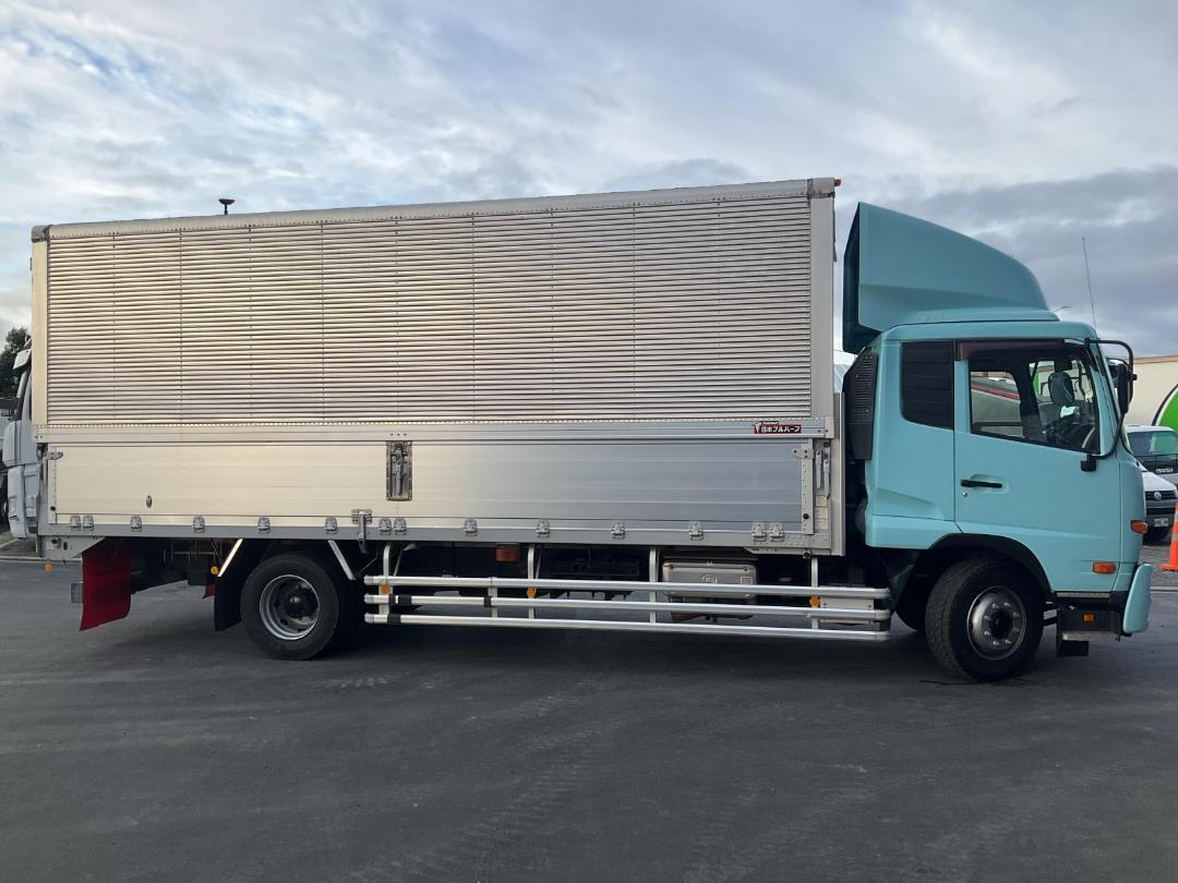 Photo '3' of UD Trucks Condor PK39CH Box Body Photo '3' of UD Trucks Condor PK39CH Box Body