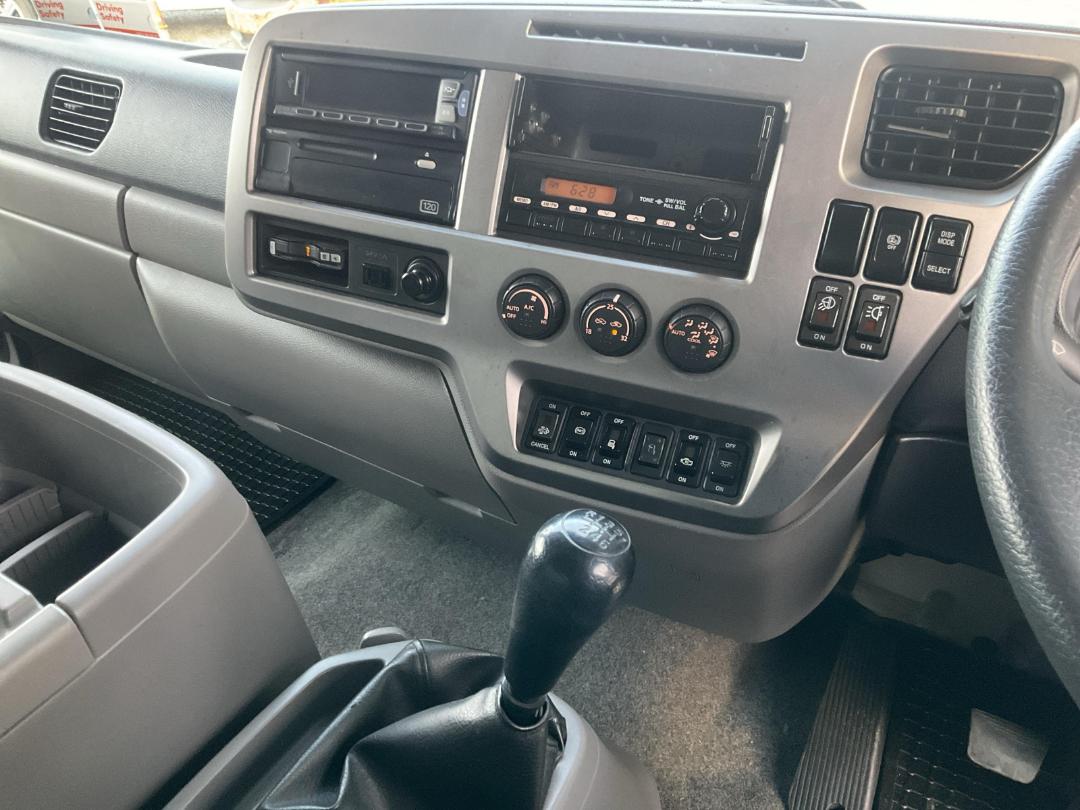 Photo '19' of UD Trucks Condor PK39CH Box Body Photo '19' of UD Trucks Condor PK39CH Box Body