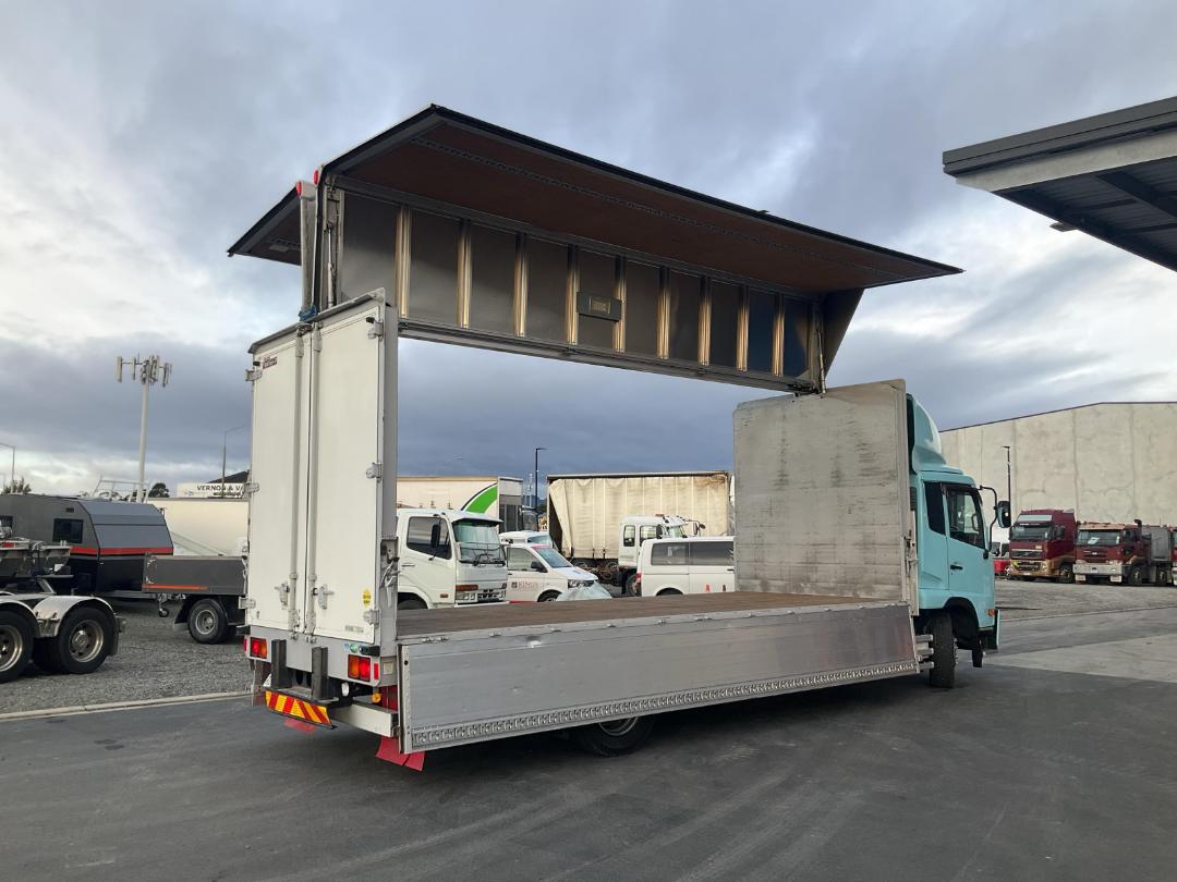 Photo '10' of UD Trucks Condor PK39CH Box Body Photo '10' of UD Trucks Condor PK39CH Box Body