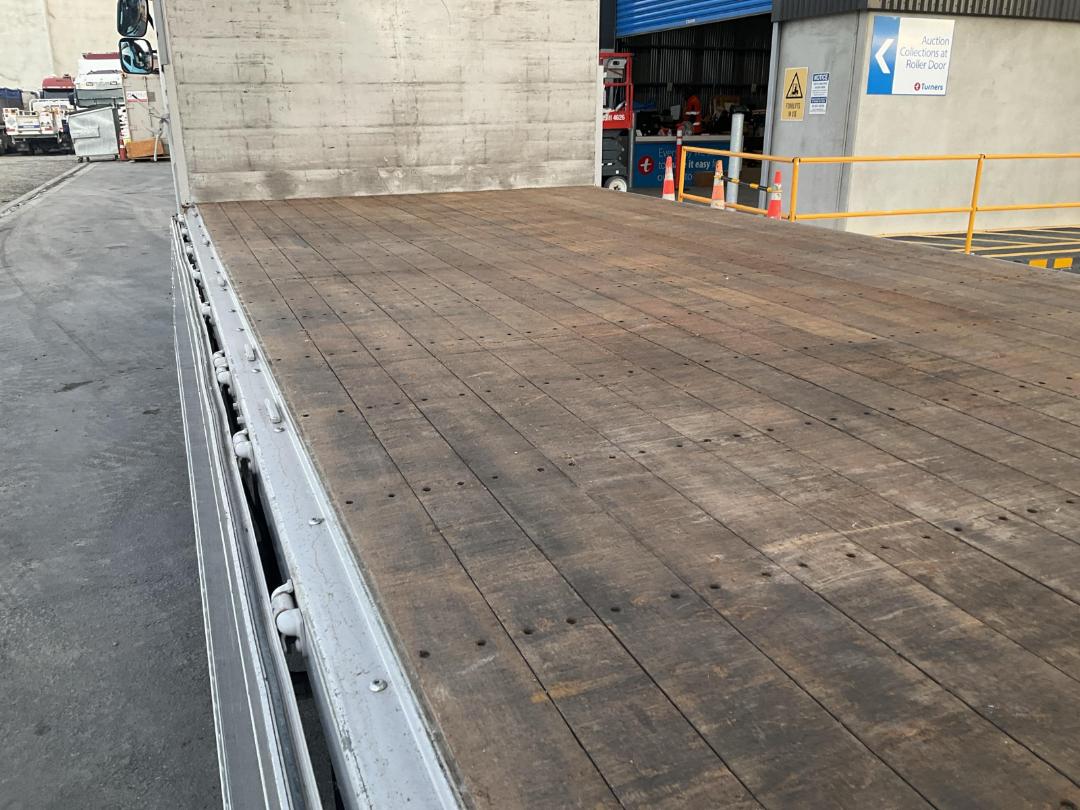 Photo '14' of UD Trucks Condor PK39CH Box Body Photo '14' of UD Trucks Condor PK39CH Box Body